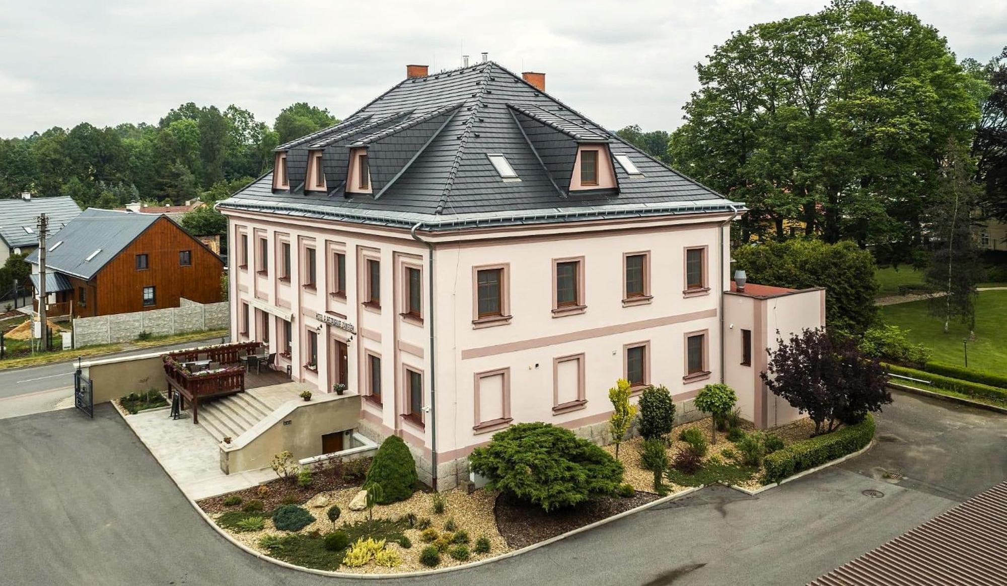 Hotel Zamecek Распенава Экстерьер фото