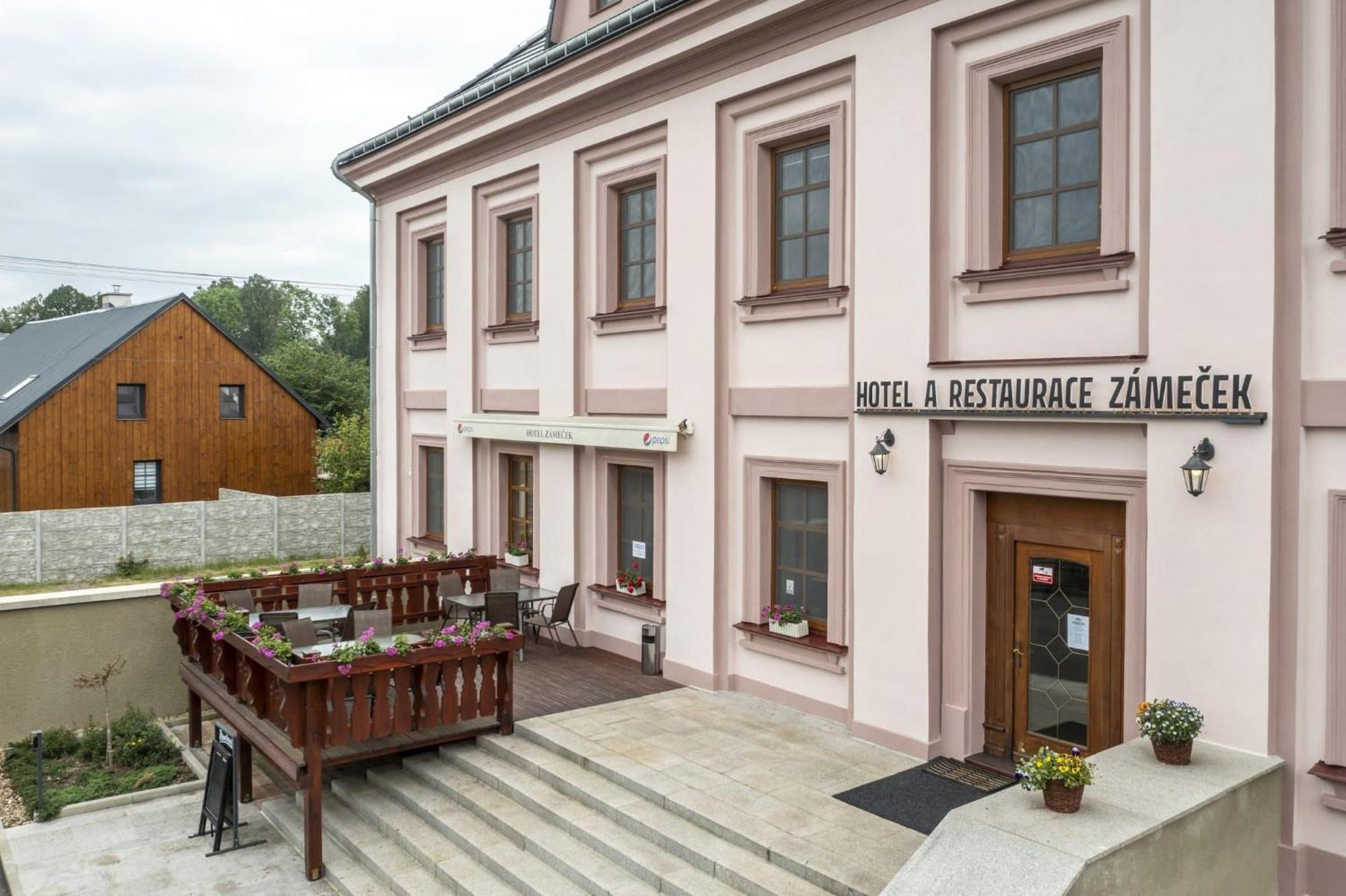 Hotel Zamecek Распенава Экстерьер фото